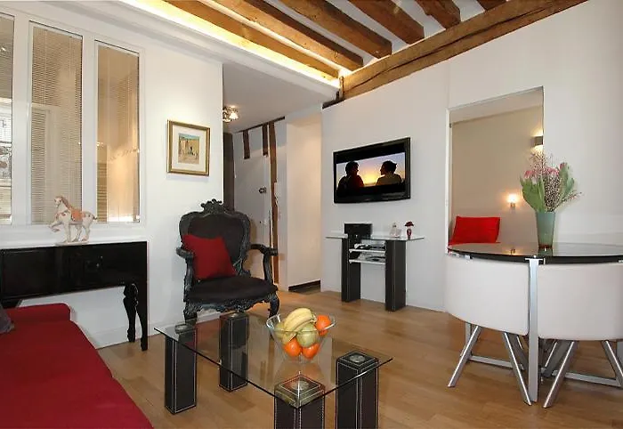 Holidaysinparis-Bourg Tibourg II